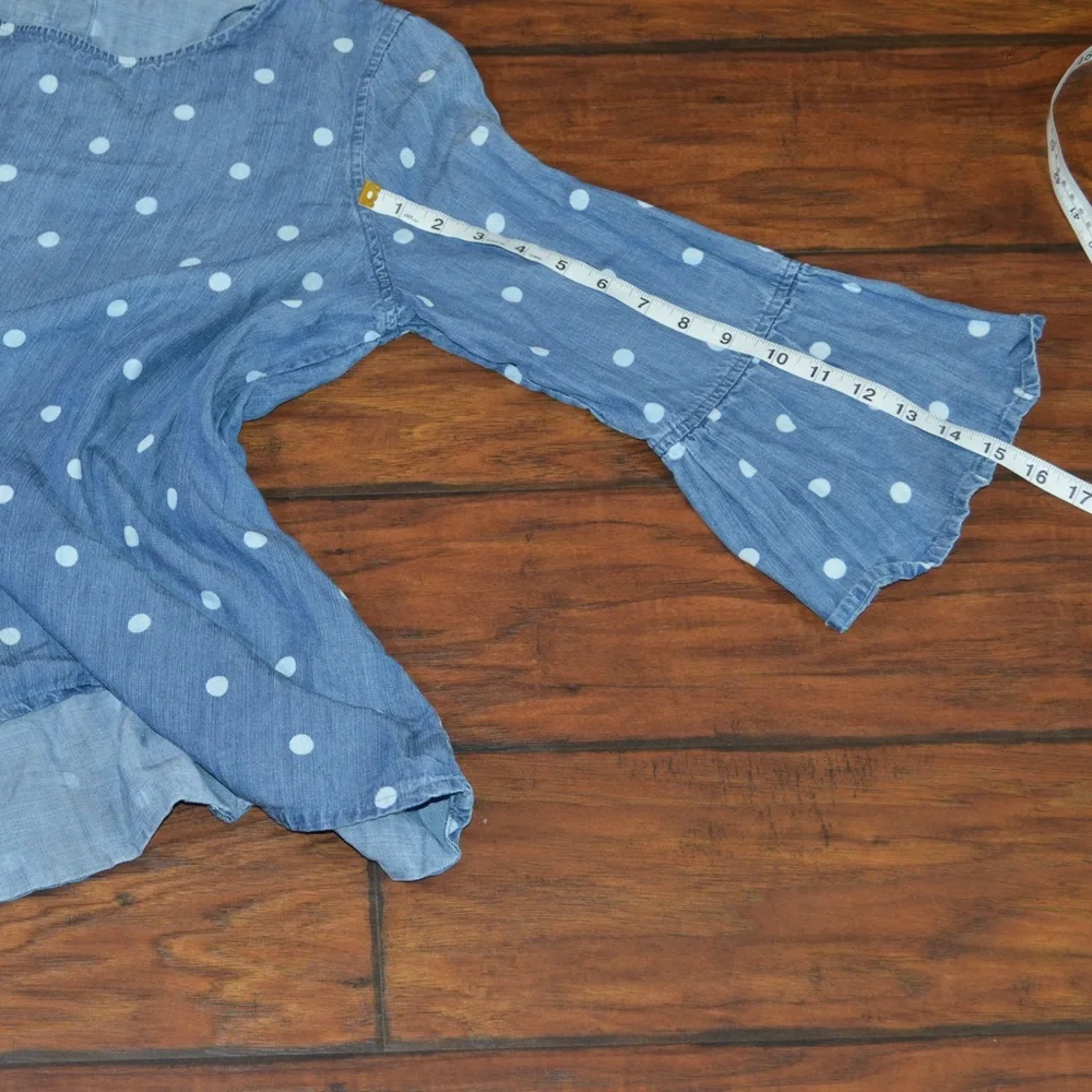 John Mark Polka Dot Chambray Lyocell Hi Low Bell Sleeve Blouse Top Womens Size L - Picture 4 of 5